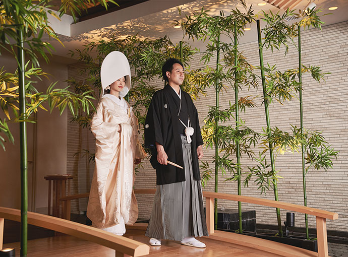 施設内の神殿やガーデンでの撮影もOK。まるで本格神社で式を挙げたような写真が撮れる。